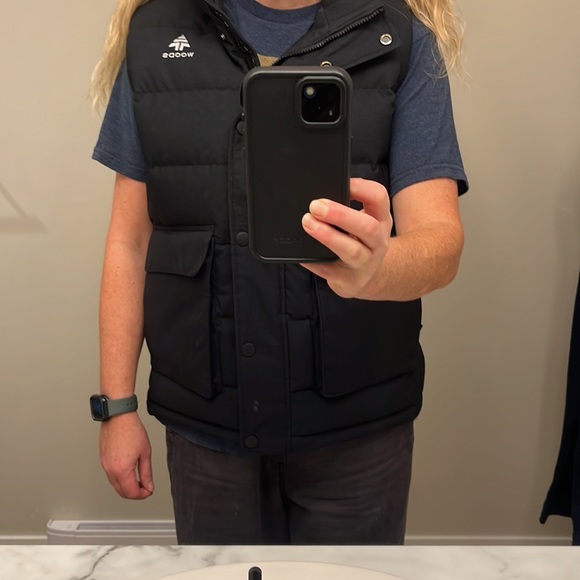 Women’s Woods black puffer vest - Picture 6 of 6